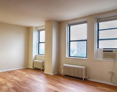 3900 Chestnut Street - Photo Thumbnail 3