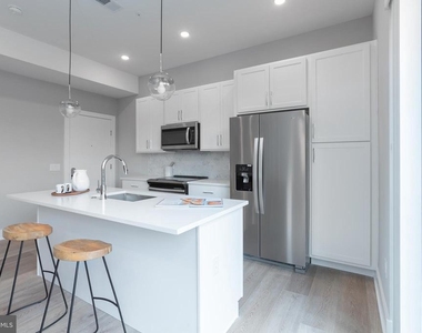 52 W Washington Lane - Photo Thumbnail 4