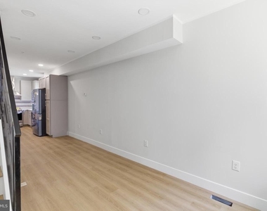 1511 W Flora Street - Photo Thumbnail 4