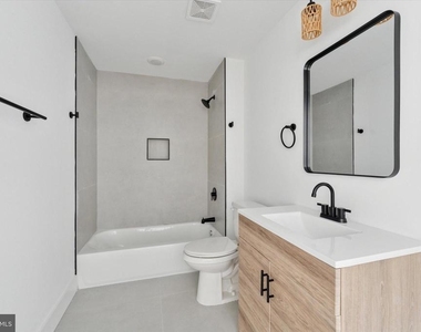 2520 N Front St - Photo Thumbnail 6