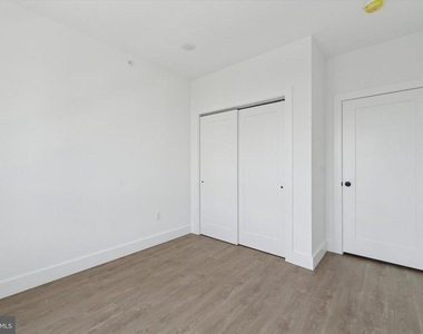 2520 N Front St - Photo Thumbnail 5