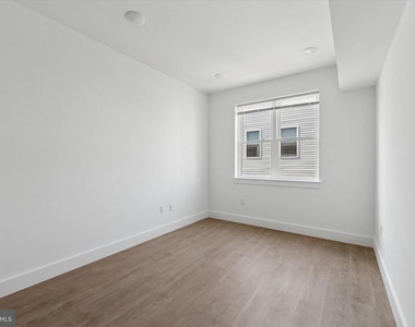 2520 N Front St - Photo Thumbnail 1