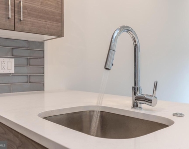 5545 Pulaski Avenue - Photo Thumbnail 4