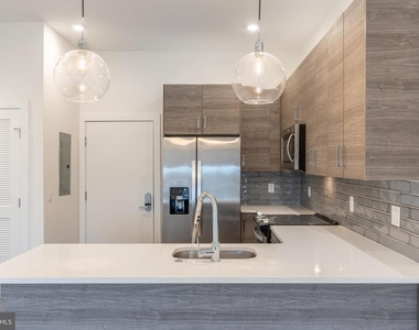 5545 Pulaski Avenue - Photo Thumbnail 8