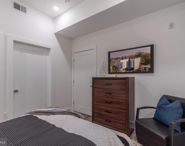 5545 Pulaski Avenue - Photo Thumbnail 20