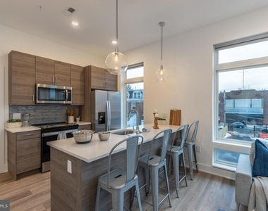 5545 Pulaski Avenue - Photo Thumbnail 6