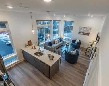 5545 Pulaski Avenue - Photo Thumbnail 17