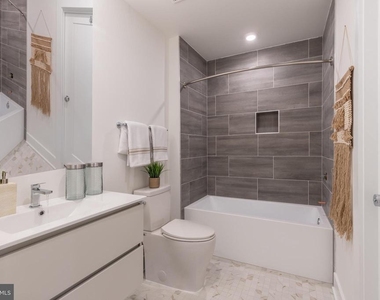 5545 Pulaski Avenue - Photo Thumbnail 12