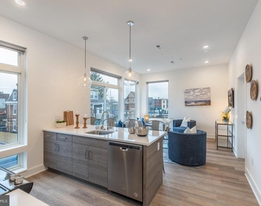 5545 Pulaski Avenue - Photo Thumbnail 4