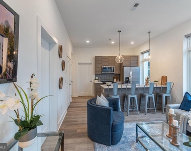 5545 Pulaski Avenue - Photo Thumbnail 5