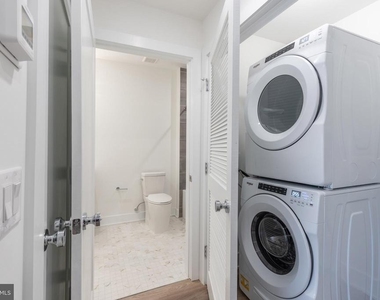 5545 Pulaski Avenue - Photo Thumbnail 11