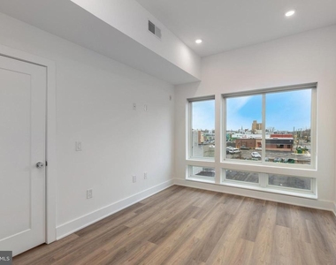 5545 Pulaski Avenue - Photo Thumbnail 19