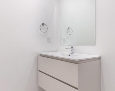 5545 Pulaski Avenue - Photo Thumbnail 14
