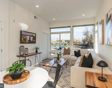 5545 Pulaski Avenue - Photo Thumbnail 14