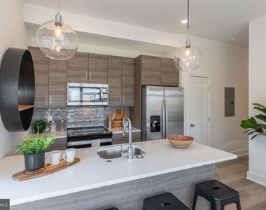 5545 Pulaski Avenue - Photo Thumbnail 16