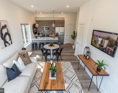5545 Pulaski Avenue - Photo Thumbnail 9