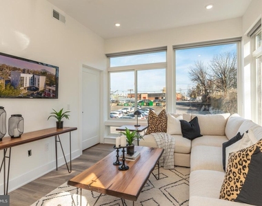 5545 Pulaski Avenue - Photo Thumbnail 6