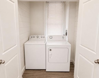 5608 Ridge Avenue - Photo Thumbnail 26