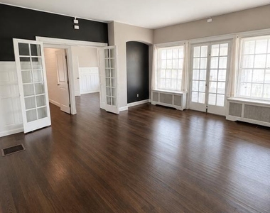 5608 Ridge Avenue - Photo Thumbnail 8
