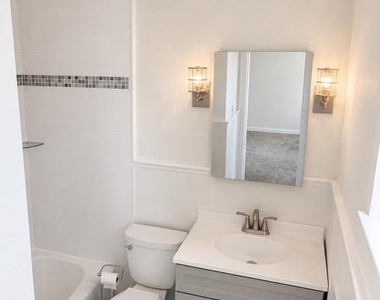 5608 Ridge Avenue - Photo Thumbnail 14