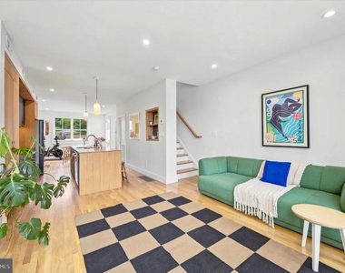 64 W Queen Lane - Photo Thumbnail 7