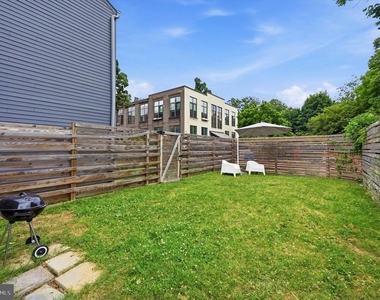 64 W Queen Lane - Photo Thumbnail 14