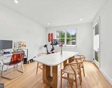 64 W Queen Lane - Photo Thumbnail 3