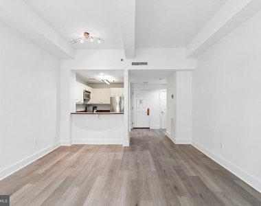 1500 Chestnut Street - Photo Thumbnail 3