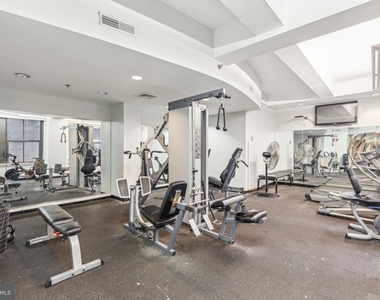 1500 Chestnut Street - Photo Thumbnail 18