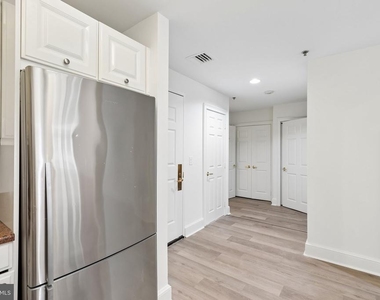 1500 Chestnut Street - Photo Thumbnail 9