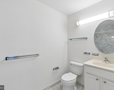 1500 Chestnut Street - Photo Thumbnail 13