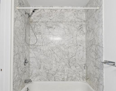 1500 Chestnut Street - Photo Thumbnail 14