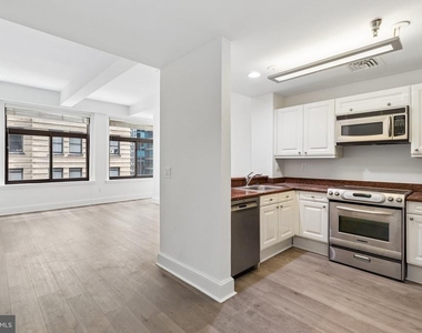 1500 Chestnut Street - Photo Thumbnail 5