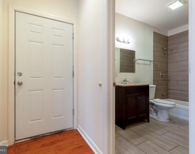 1429 Poplar Street - Photo Thumbnail 8