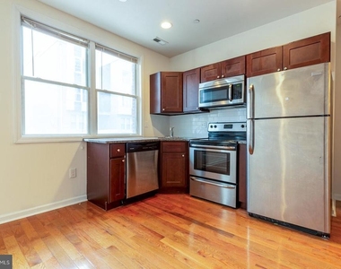 1429 Poplar Street - Photo Thumbnail 7
