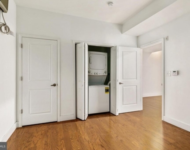 1639 Poplar Street - Photo Thumbnail 7