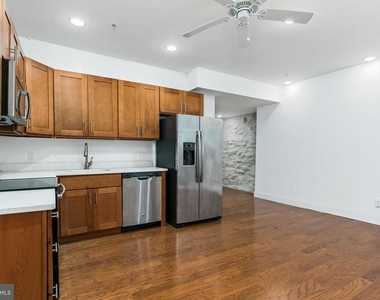 1639 Poplar Street - Photo Thumbnail 2
