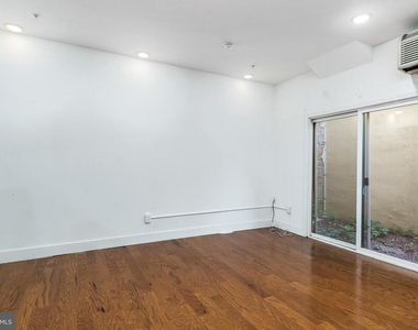 1639 Poplar Street - Photo Thumbnail 5