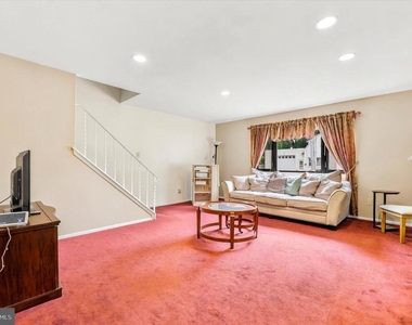 704 Keely Street - Photo Thumbnail 7