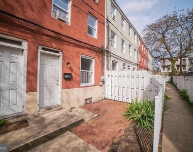 1305 N Lawrence Street - Photo Thumbnail 1