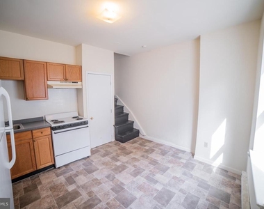 1305 N Lawrence Street - Photo Thumbnail 4
