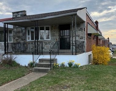 8835 E Roosevelt Boulevard - Photo Thumbnail 1