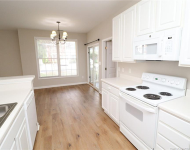 2812 Kudrow Lane - Photo Thumbnail 11