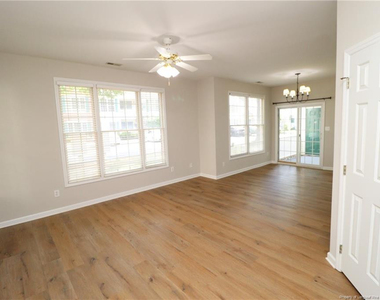 2812 Kudrow Lane - Photo Thumbnail 3