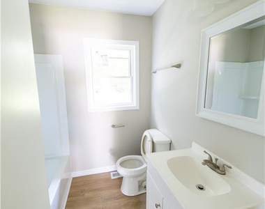 4825 Cottonwood Drive - Photo Thumbnail 8
