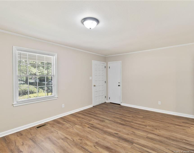 309 Kenwood Drive - Photo Thumbnail 5