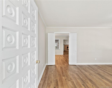309 Kenwood Drive - Photo Thumbnail 4