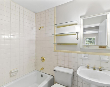 309 Kenwood Drive - Photo Thumbnail 16
