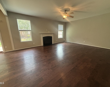 4 White Spruce Court - Photo Thumbnail 5