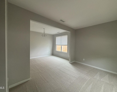 4 White Spruce Court - Photo Thumbnail 10